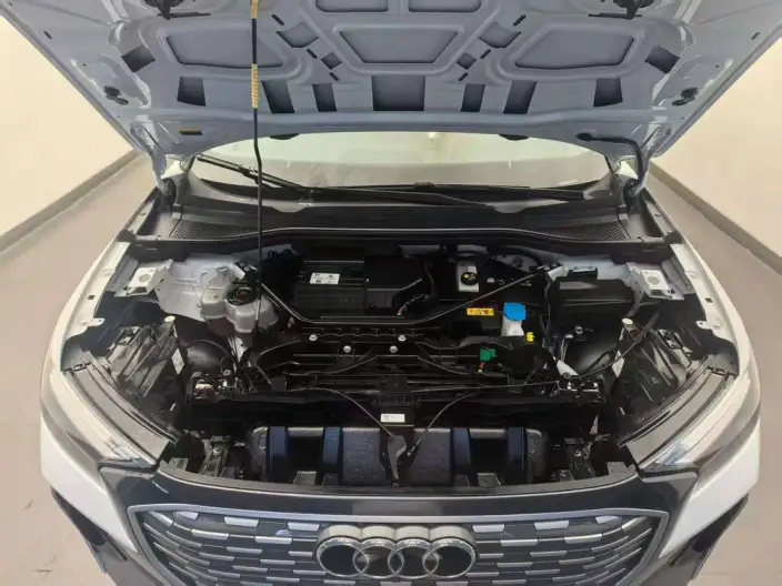 Audi Q4 e-tron 2024 Model 40 e-tron Genesis Edition