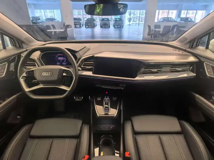 Audi Q4 e-tron 2024 Model 40 e-tron Genesis Edition – фото 8