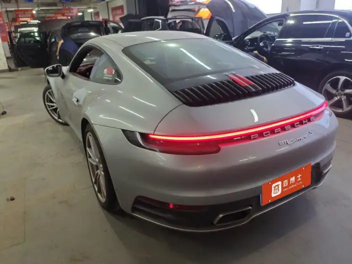 PORSCHE 911 2022 Model Carrera 3.0T