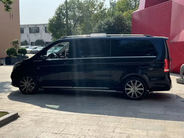 Mercedes-Benz V-Class 2022 Model V 260 L Long wheelbase Deluxe Edition