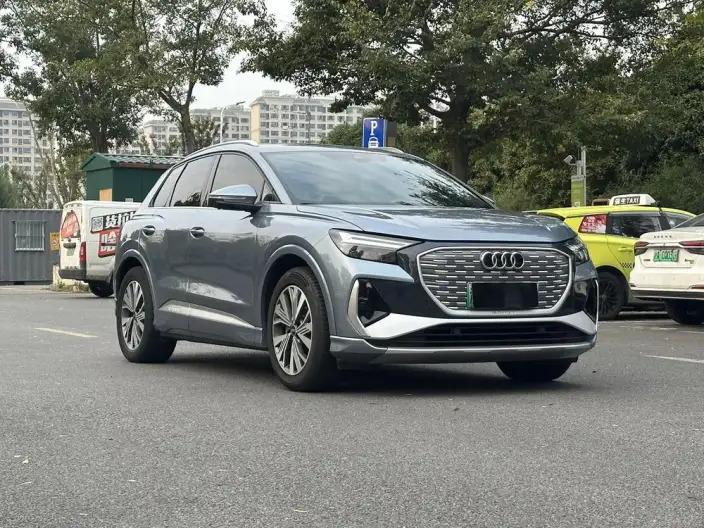 Audi Q4 e-tron 2023 Model 40 e-tron Genesis Night Edition