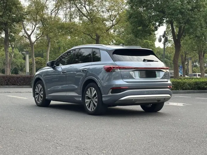 Audi Q4 e-tron 2023 Model 40 e-tron Genesis Night Edition