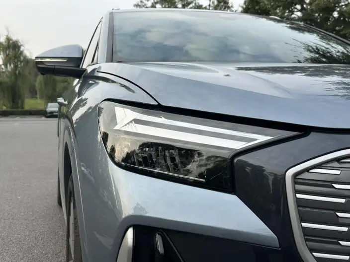 Audi Q4 e-tron 2023 Model 40 e-tron Genesis Night Edition – фото 7