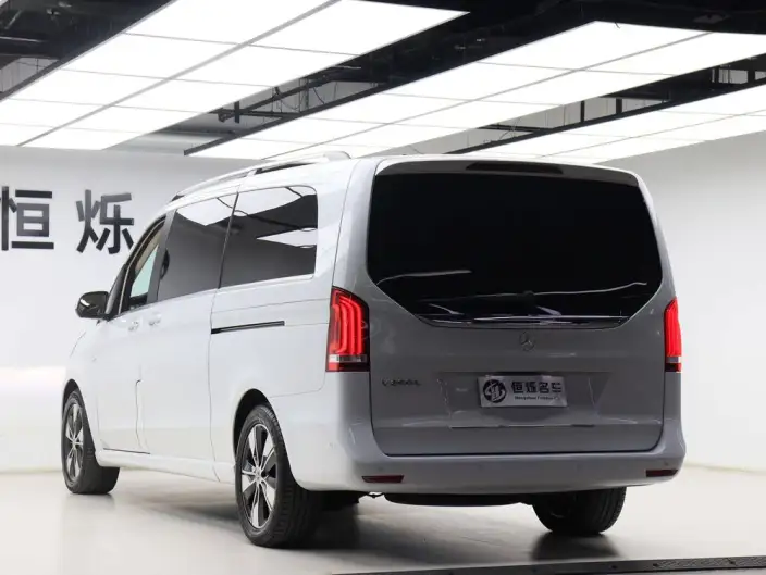 Mercedes-Benz V-Class 2022 Model V 260 L Long wheelbase Premium Edition