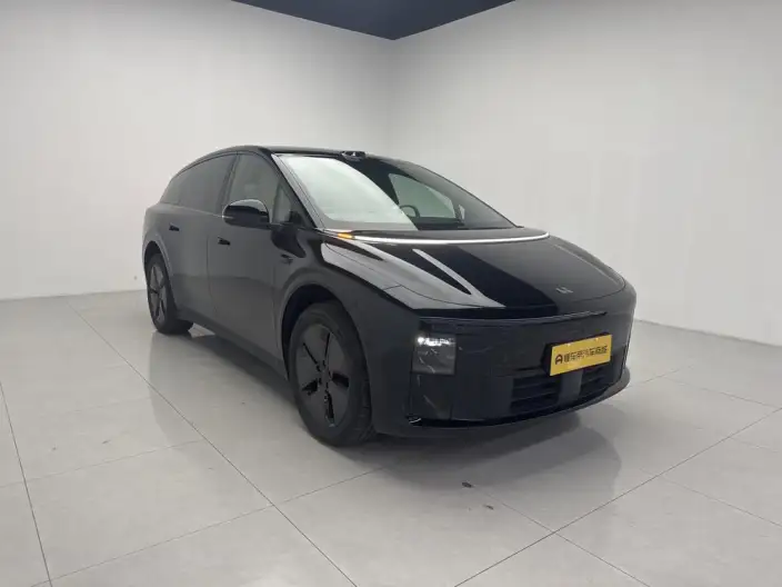 Li Auto i6 2025 Model 2WD Standard Edition