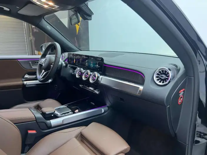 Mercedes-Benz GLB 2023 Model GLB 220 Fashion Model – фото 7