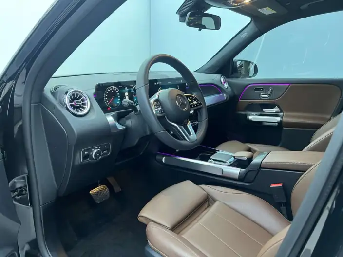 Mercedes-Benz GLB 2023 Model GLB 220 Fashion Model – фото 8