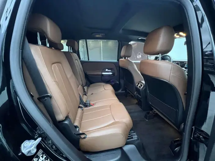 Mercedes-Benz GLB 2023 Model GLB 220 Fashion Model – фото 9