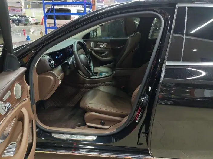 Mercedes-Benz E-Class 2023 Model E 300 L Luxury Model sedan – фото 7