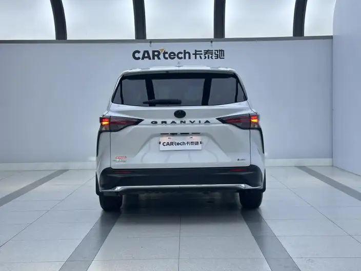 Granvia 2024 Model Intelligent Hybrid 2.5L 2WD Comfort Edition – фото 4