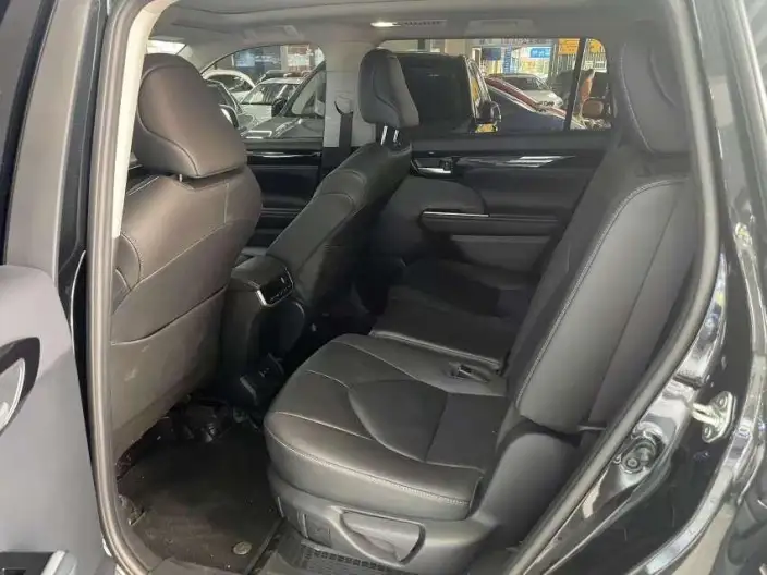 Toyota Highlander 2023 Model Hybrid 2.5L 4WD Premium Edition 7 seat – фото 9