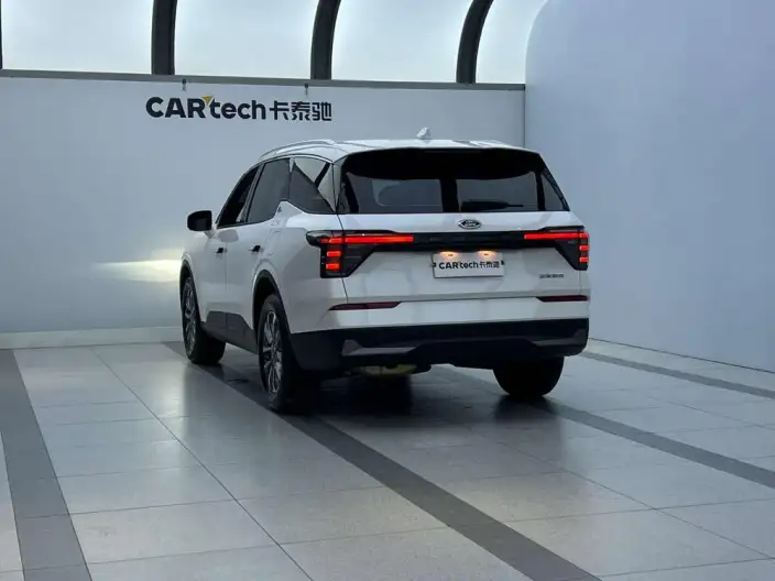 Ford Edge 2023 Model Ford Edge L 2.0T EcoBoost 2WD VII seat Luxury Model