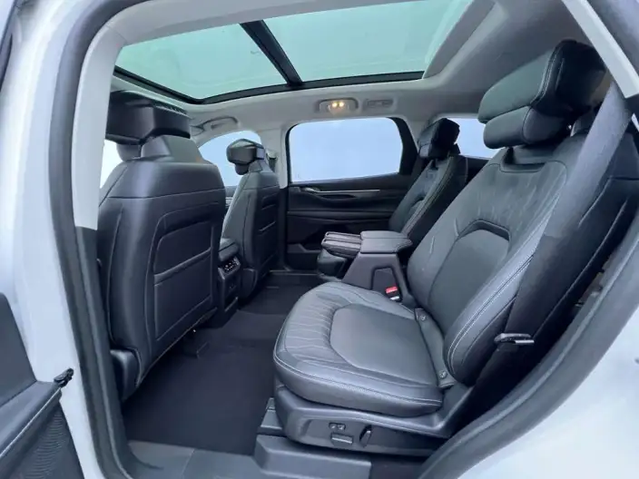 Ford Edge 2023 Model Ford Edge L 2.0T EcoBoost 2WD VII seat Luxury Model – фото 9