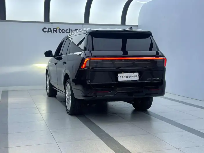 Lincoln Navigator 2025 Model 3.5T President Edition – фото 3
