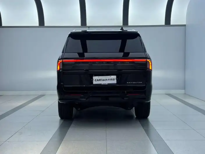 Lincoln Navigator 2025 Model 3.5T President Edition – фото 4
