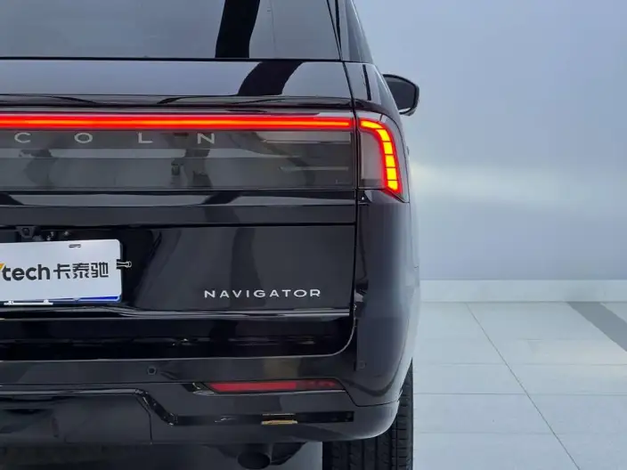 Lincoln Navigator 2025 Model 3.5T President Edition – фото 6