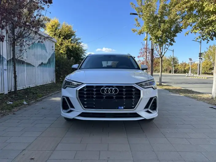 AUDI Q3 2022 Model 35 TFSI Fashion Dynamic Model