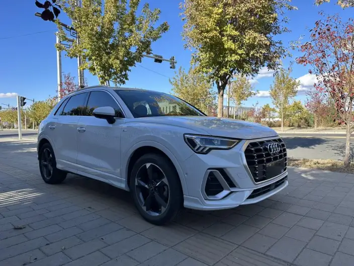 AUDI Q3 2022 Model 35 TFSI Fashion Dynamic Model