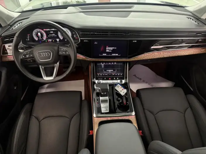 Audi Q7 2023 Model 55 TFSI quattro S line Noble Model – фото 7