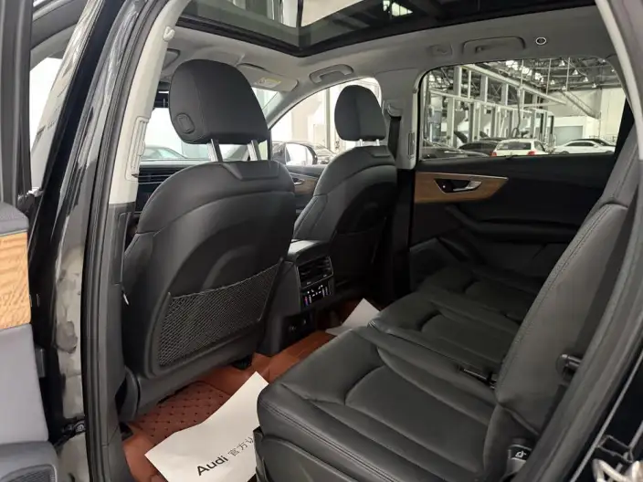 Audi Q7 2023 Model 55 TFSI quattro S line Noble Model – фото 10