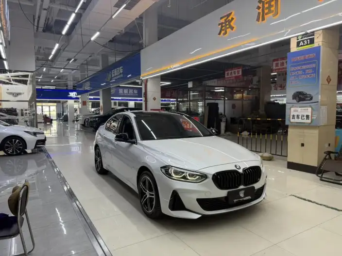 BMW 1 Series 2023 Model 120i M Sports Night Edition – фото 3