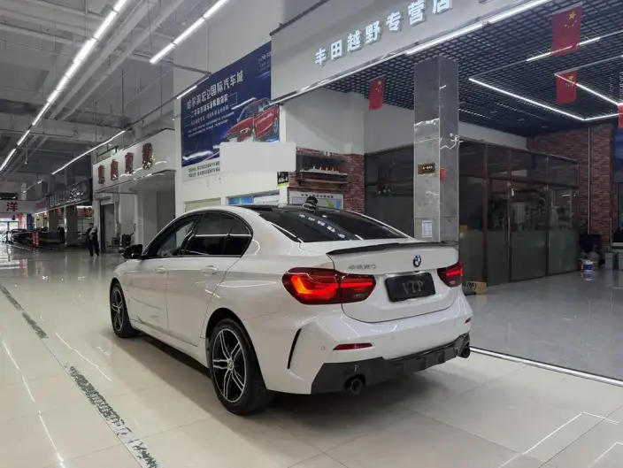 BMW 1 Series 2023 Model 120i M Sports Night Edition – фото 4