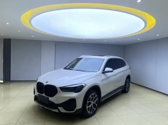 BMW X1 2022 Model sDrive20Li Fashion Model – фото 1