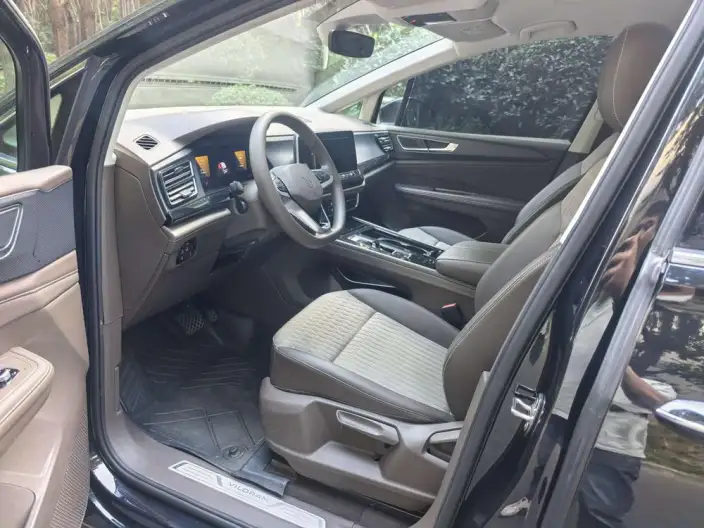 Viloran 2024 Model 330TSI Business Edition – фото 9