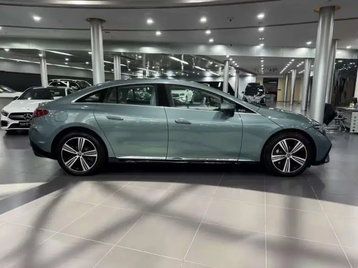 Mercedes-Benz EQE 2025 Model EQE 500 4MATIC Pioneer Edition – фото 8