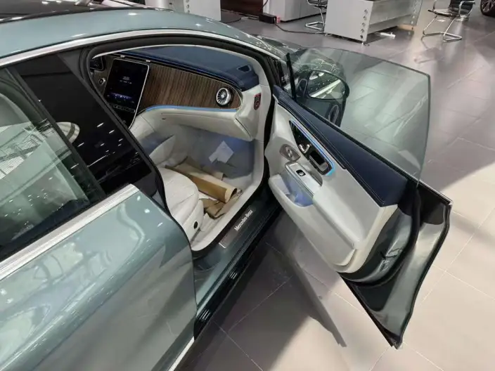 Mercedes-Benz EQE 2025 Model EQE 500 4MATIC Pioneer Edition – фото 10