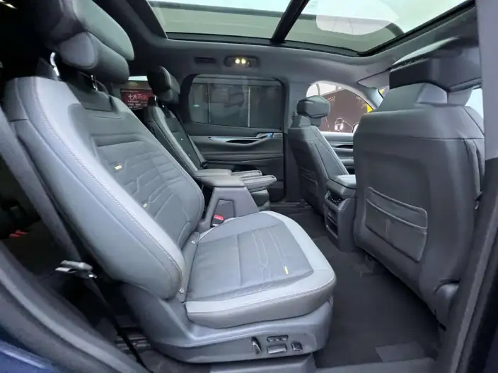 Ford Edge 2023 Model Ford Edge L 2.0T EcoBoost E Hybrid 4WD VII seat Supreme Model – фото 9