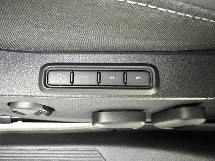 Volkswagen Golf 2021 Model 280TSI DSG R-Line – фото 10