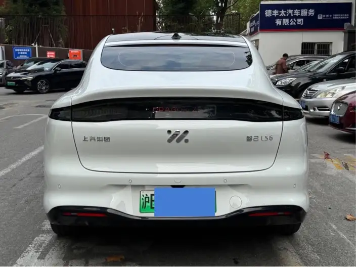 IM LS6 2026 Model EV Max – фото 4