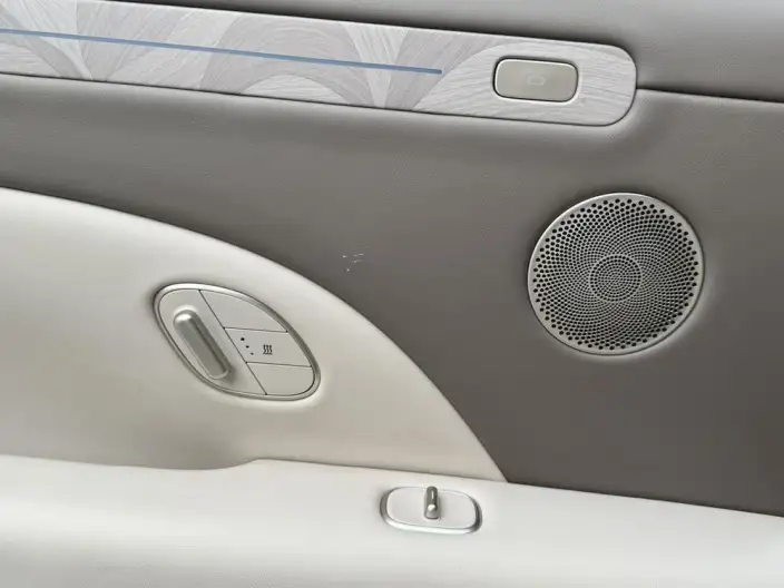 IM LS6 2026 Model EV Max – фото 7