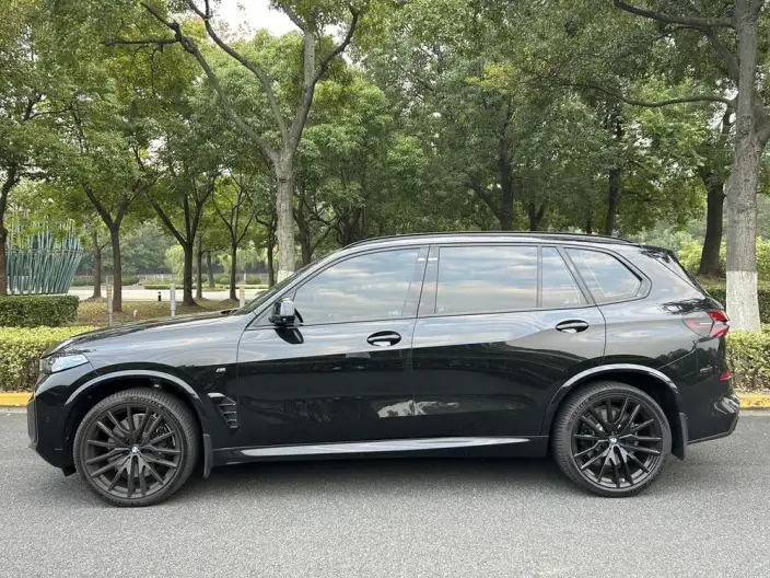 BMW X5 2026 Model Facelift xDrive40Li Exclusive Model M Sports Night Set