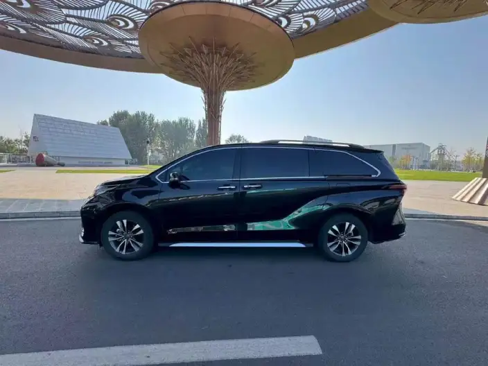 Granvia 2024 Model Intelligent Hybrid 2.5L 4WD Noble PLUS Edition