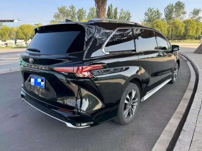 Granvia 2024 Model Intelligent Hybrid 2.5L 4WD Noble PLUS Edition