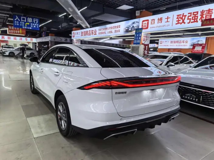 Geely Galaxy L6 2025 Model 1.5 EM-i DHT 60KM Voyage Edition