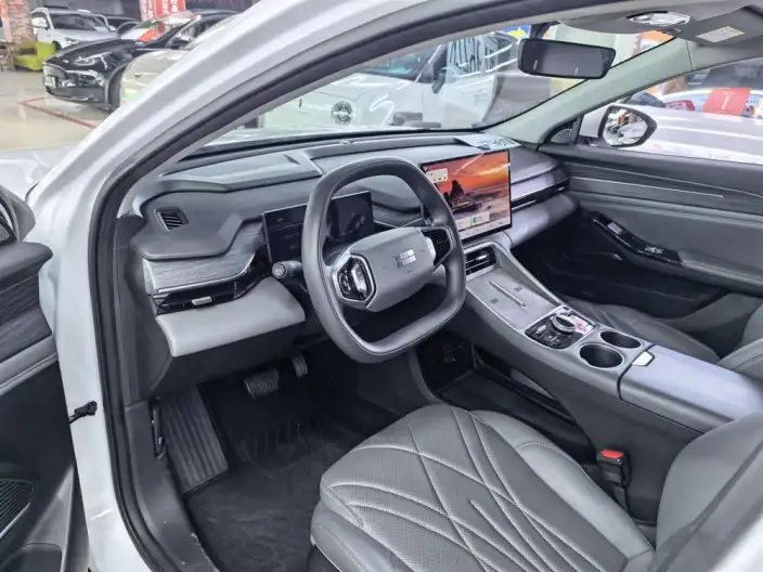 Geely Galaxy L6 2025 Model 1.5 EM-i DHT 60KM Voyage Edition – фото 7