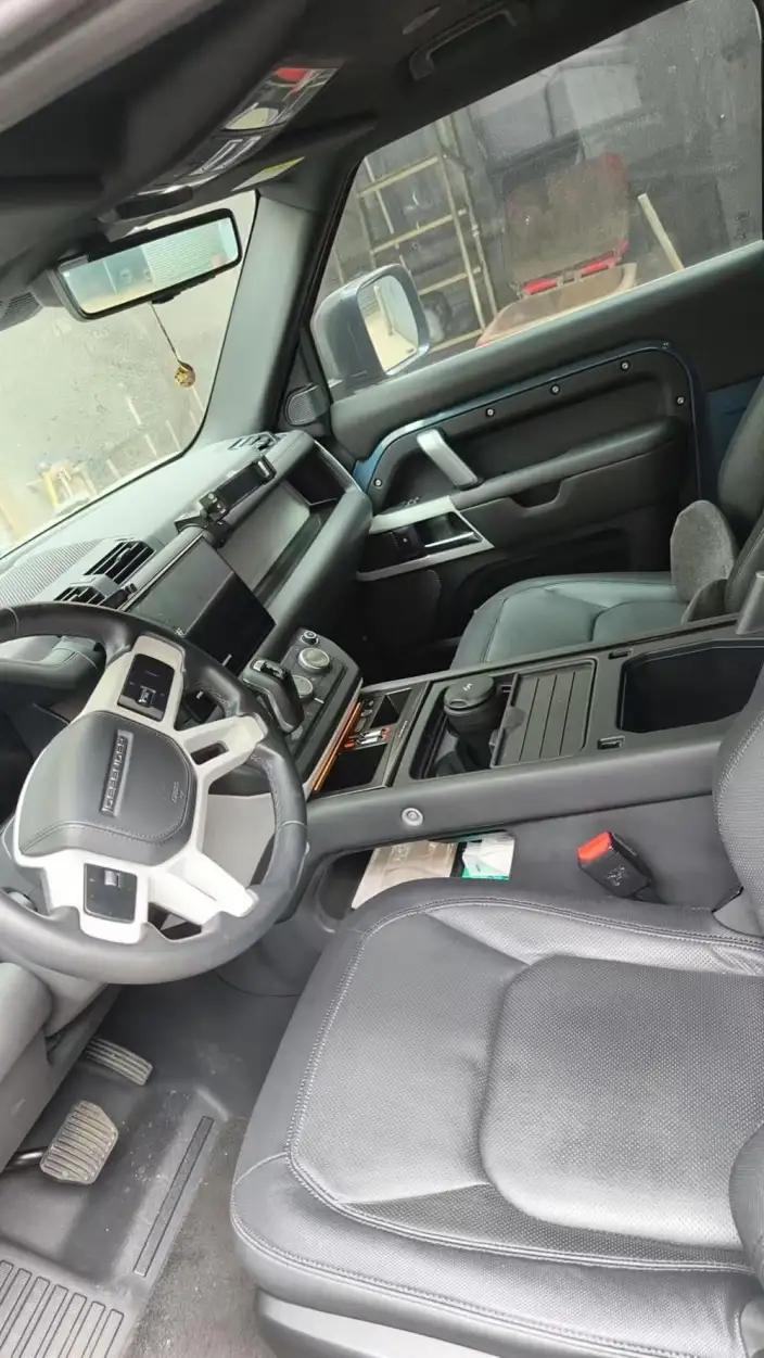 Land Rover Defender 2022 Model 90 P300 X-Dynamic HSE – фото 6