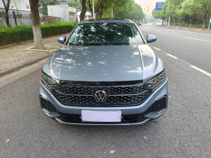 Volkswagen Passat 2022 Model 330TSI Deluxe Edition – фото 2
