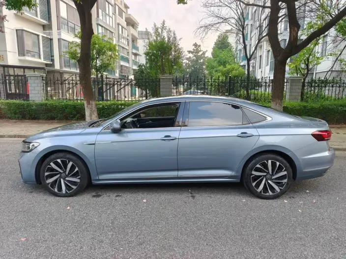 Volkswagen Passat 2022 Model 330TSI Deluxe Edition – фото 3