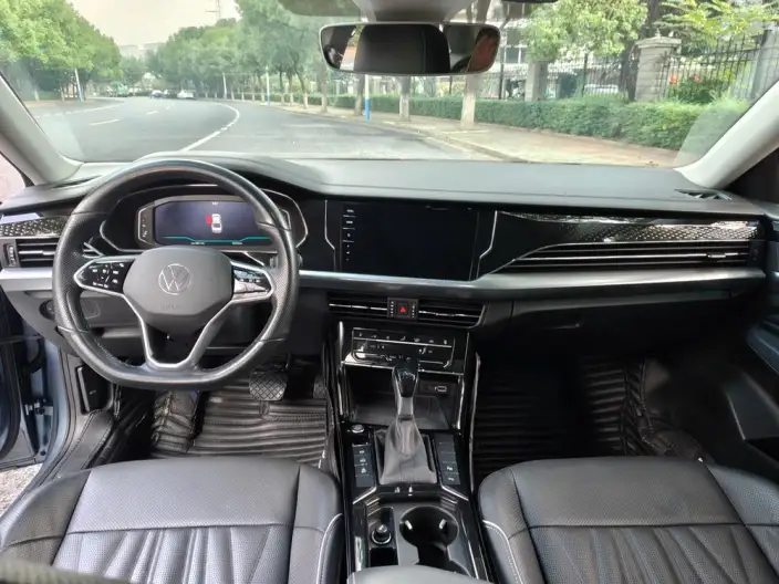 Volkswagen Passat 2022 Model 330TSI Deluxe Edition – фото 6