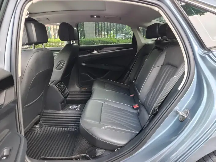 Volkswagen Passat 2022 Model 330TSI Deluxe Edition – фото 9
