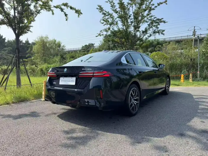BMW i5 2025 Model eDrive40L M Sports Set – фото 5