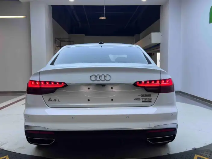 Audi A4 L 2022 Model 35 TFSI Fashion Dynamic Model – фото 6