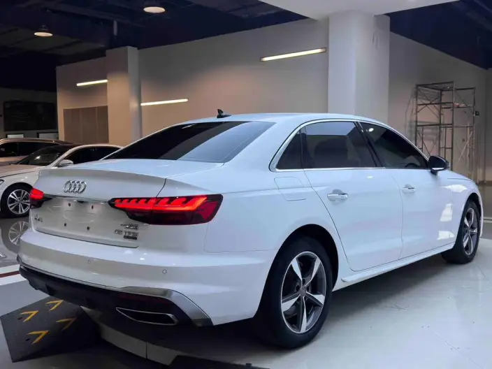 Audi A4 L 2022 Model 35 TFSI Fashion Dynamic Model – фото 7