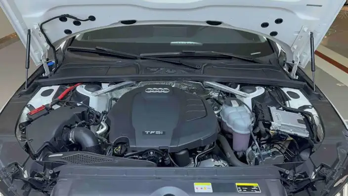 Audi A4 L 2022 Model 35 TFSI Fashion Dynamic Model – фото 8
