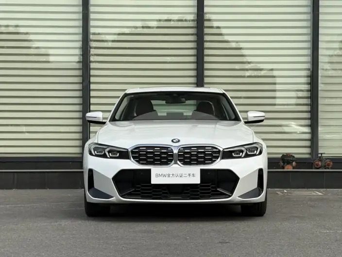 BMW 3 Series 2025 Model 325i M Sports Set