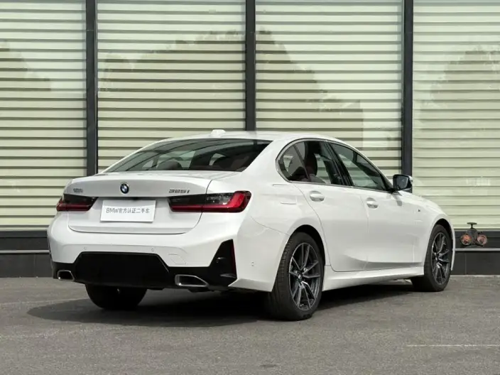 BMW 3 Series 2025 Model 325i M Sports Set – фото 5